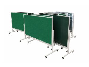 Bảng Từ Xanh Di Động Có Bánh Xe Cho Trường Mầm Non
